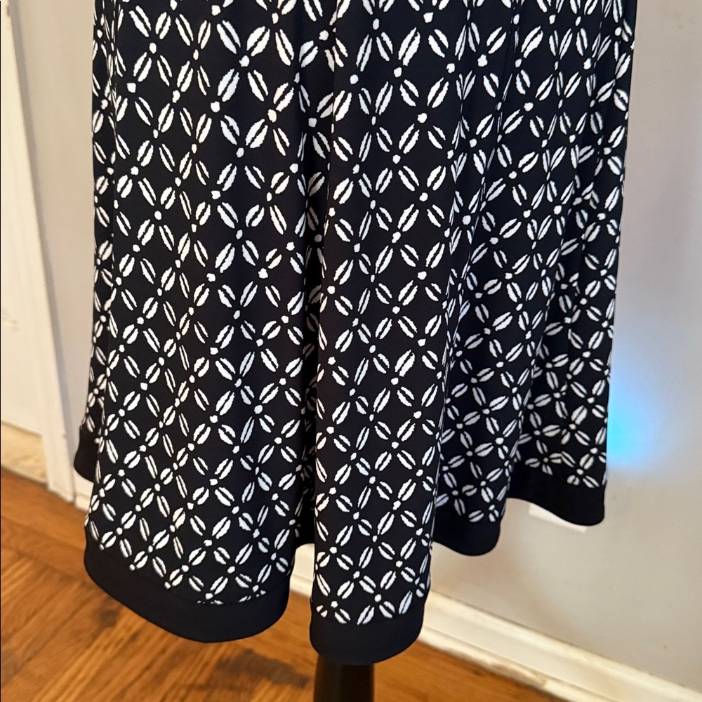 Chaps Black and White Geometric Midi Dress - Picture 3 of 4
